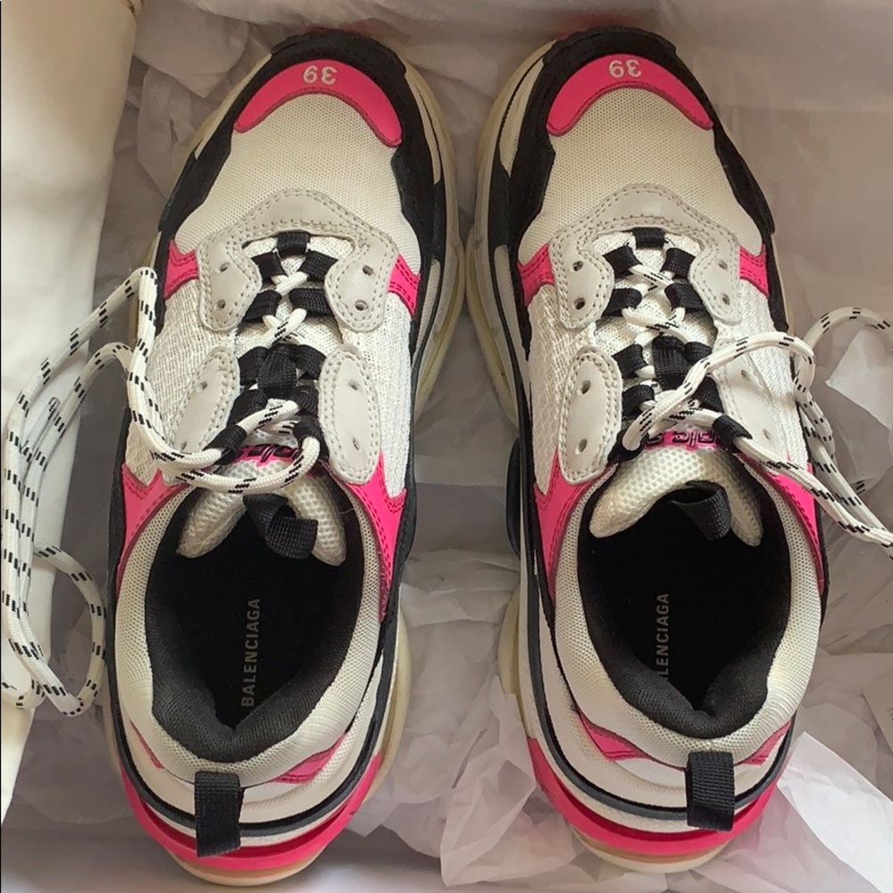 BALENCIAGA TRIPLE S SNEAKER - Picture 4 of 8